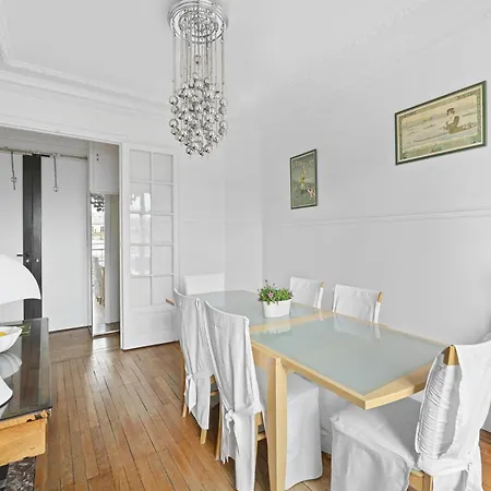 Apartment Veeve - Magic On The Marche *